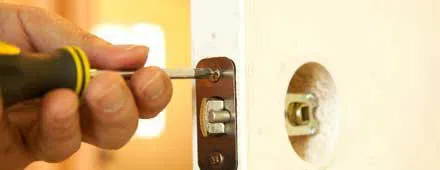 Affordable Locksmith Services Newark, NJ 973-864-3121 - 24-hour-lock-key-01